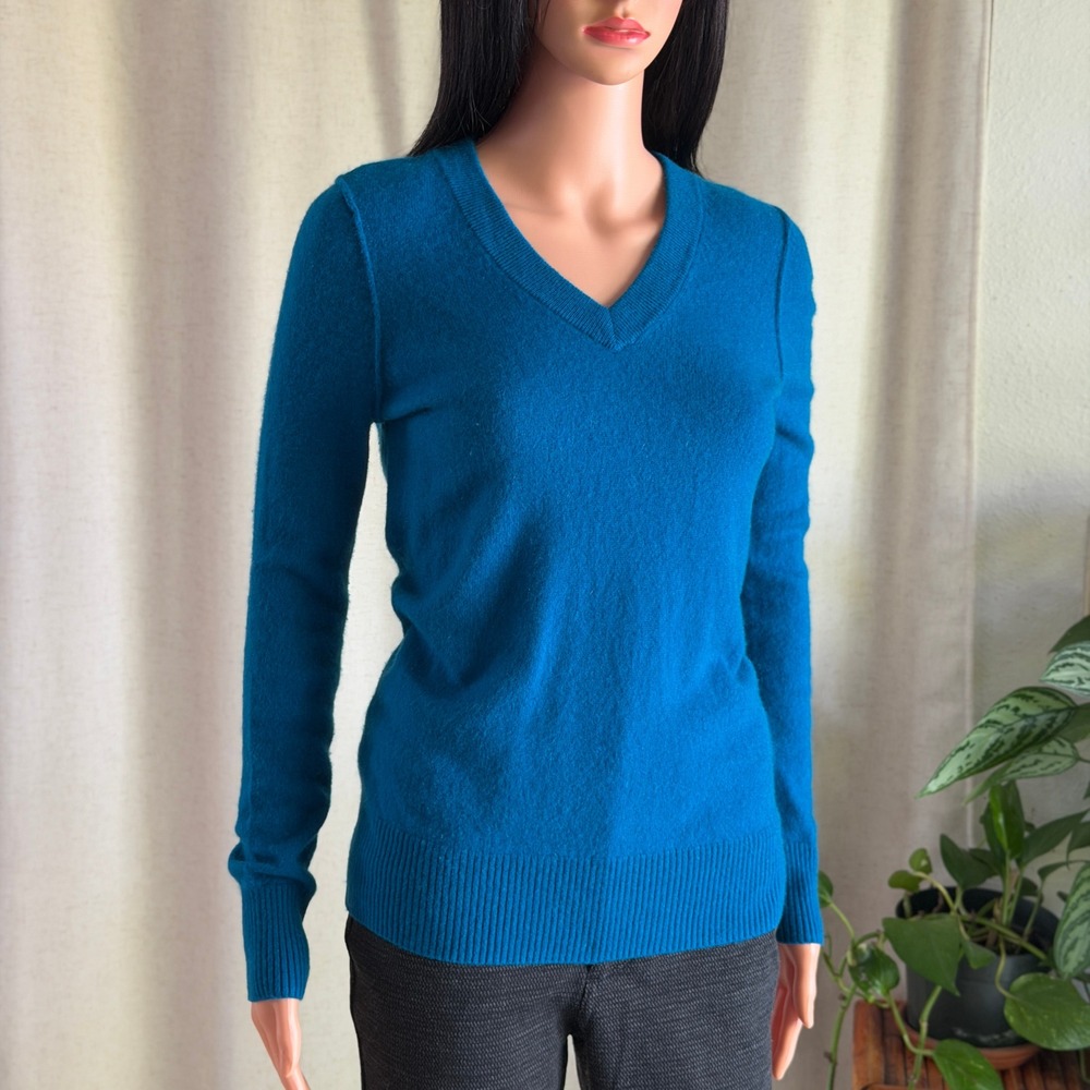 Teal Blue 100% Cashmere V-Neck Sweater S Quiet Luxury Minimalist Dark Academia